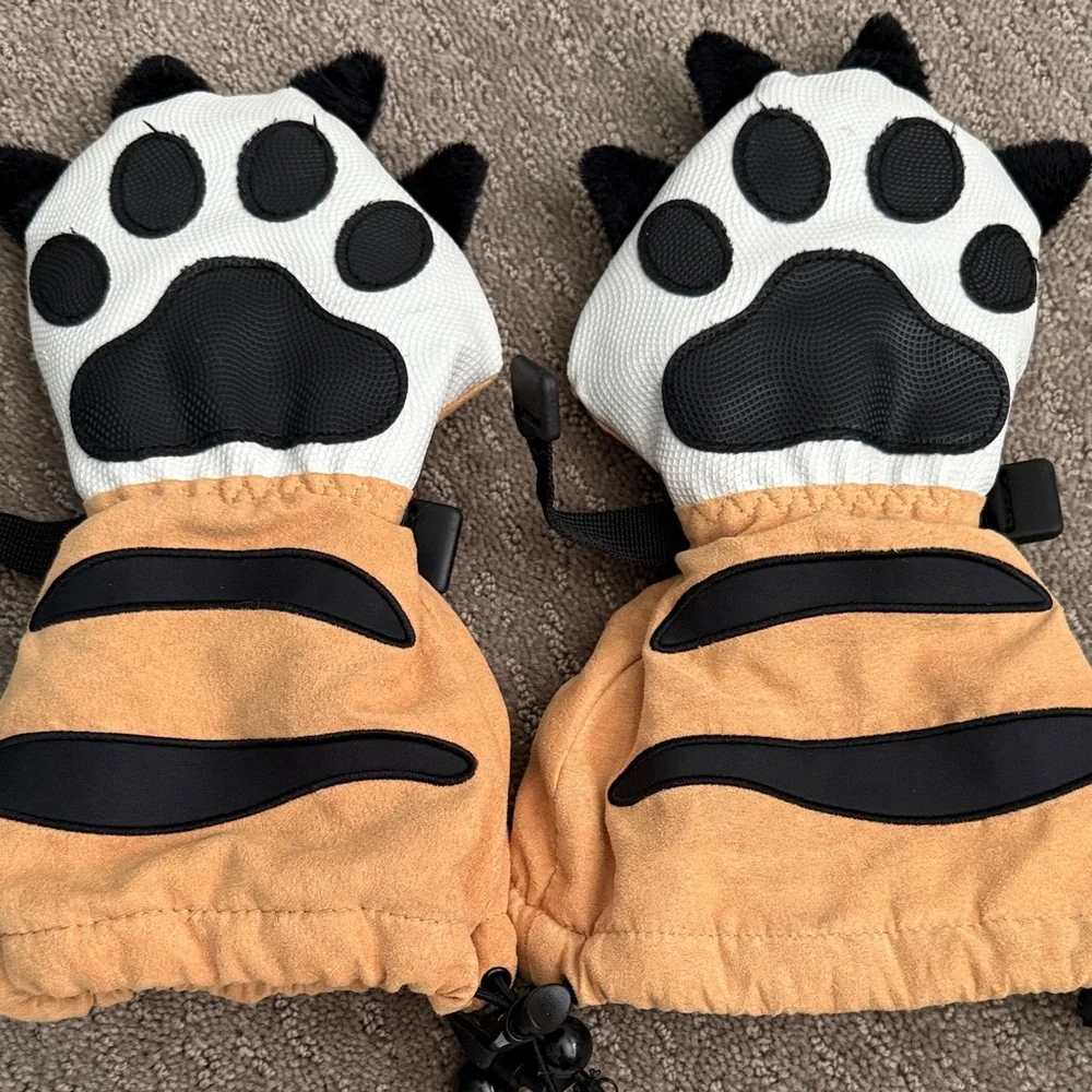Kids Tiger Mittens - Orange and Black - Picture 7 of 9